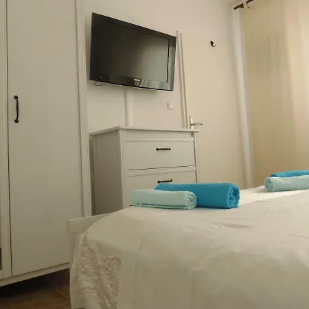 Anica Apartment *