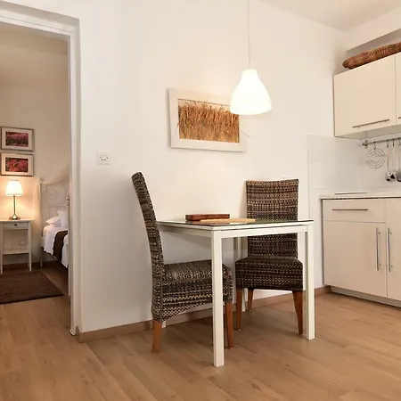 Anica Apartment *